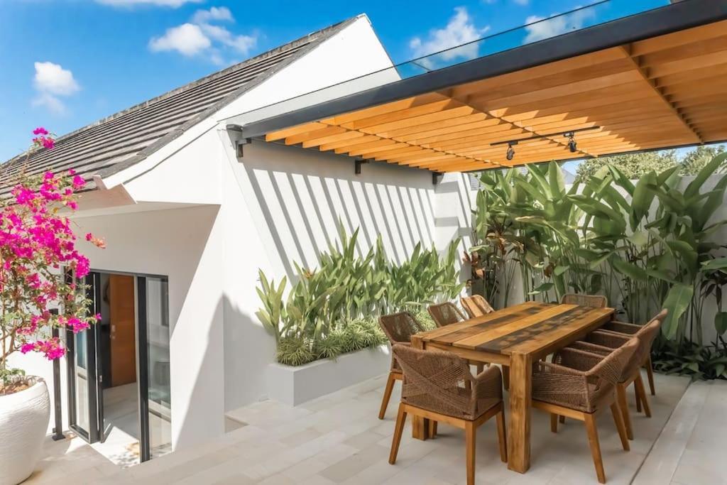 Villa Hakem Elegant And Modern 4 Bedrooms Villa Pool View Canggu Exterior foto